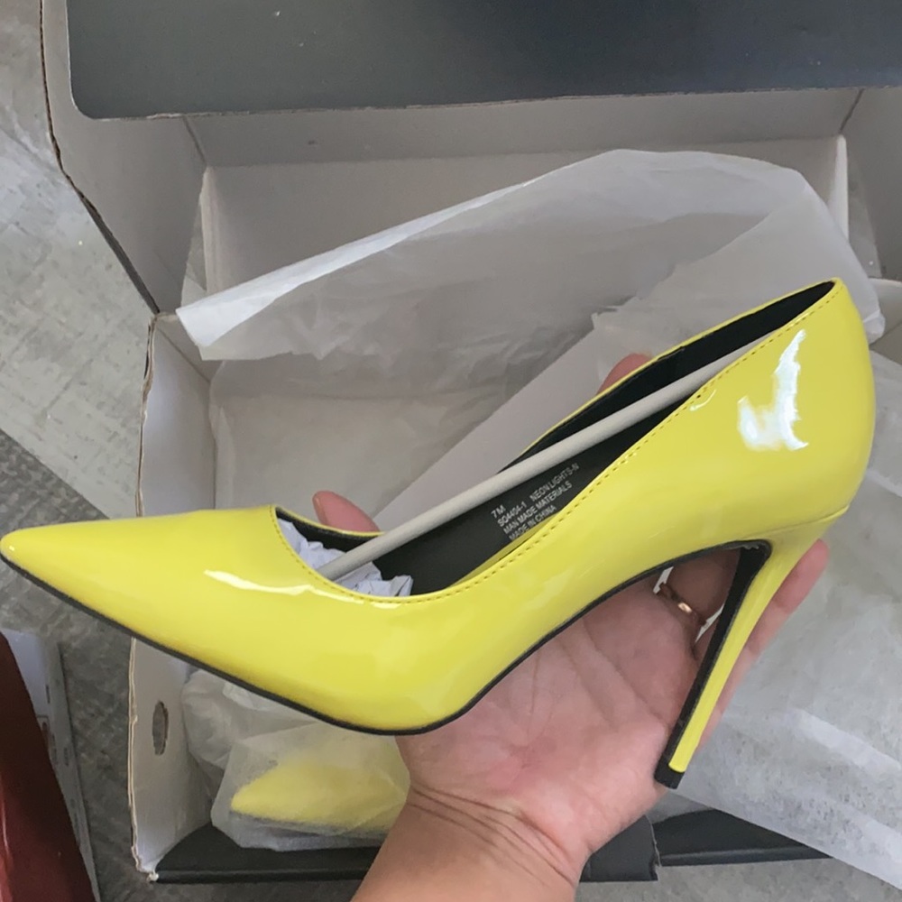 Shoes - Picture 5 of 5